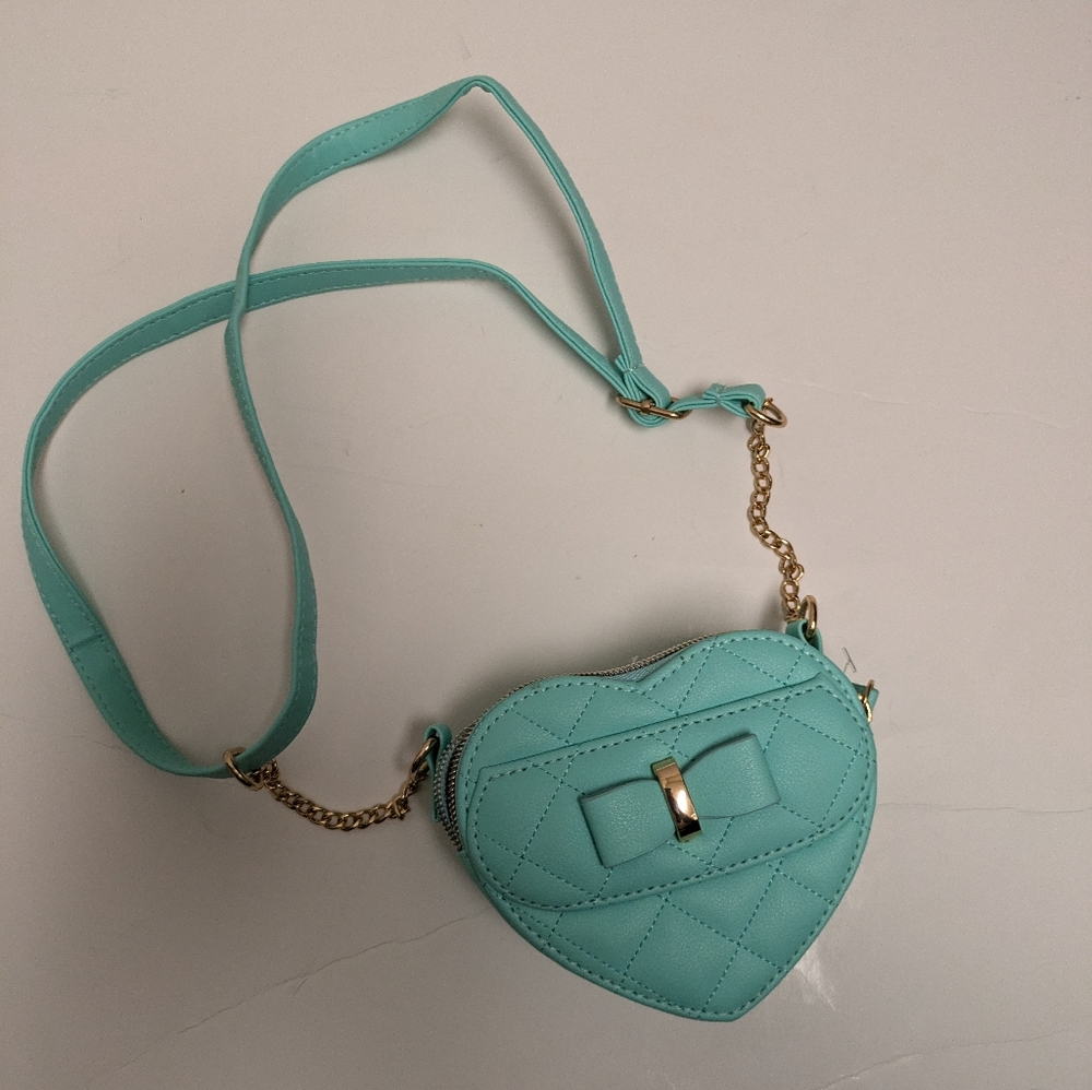 The perfect Valantines Claire's Heart & Bow Crossbody Bag for the love one